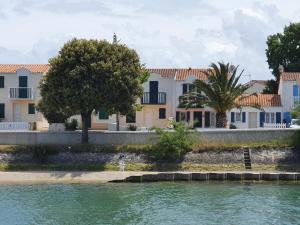 Maisons de vacances Le Phare - Gite de mer Boyardville : Maison 2 Chambres