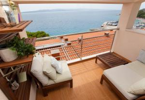 Two-Bedroom Apartment room in Guesthouse Seaview