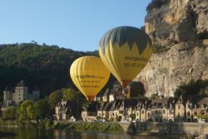 Appartements Superbe Villa Piscine, Climatisation, 5 Min a pied du Centre : Maison 4 Chambres