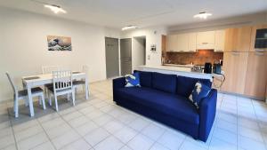 Appartements L'Atalante, 2 pieces 47m2 renove residence piscine : photos des chambres