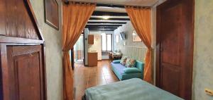 Central Old Town Studio with free bike included