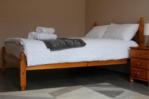 Spacious 3-Bed Apartment for Small Large Groups Close to BBC SSE Central Glasgow West End Free Parking