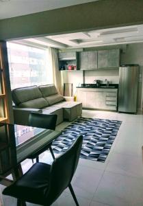 Fully Furnished Apartment-HEART OF LEBLON (Apartamento Totalmente mobiliado no melhor ponto do leblon)