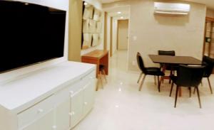 Fully Furnished Apartment-HEART OF LEBLON (Apartamento Totalmente mobiliado no melhor ponto do leblon)