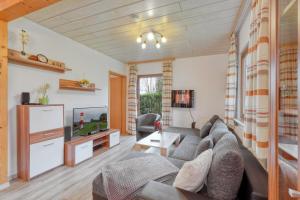 Seepark Kirchheim Ferienhaus bei Nina mit Sauna