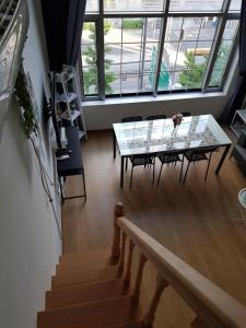 Hongdae Residence - 1min from Hongik Uni station Exit #1