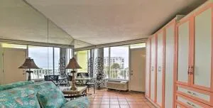 Absolute Beach - Sea View at Symphony Beach Club! - Ellinor Village