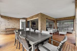 Luxury Coastal Escape - Spacious Group Accommodation