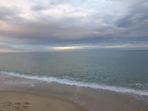 Seaside 1-BR Apartment with Pool Access