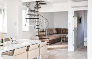 Beautiful Apartment In Sibenik With Kitchen 