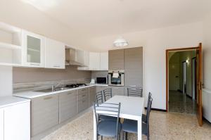 JOIVY Family Flat with 3 Balconies, 10 Min to Beach