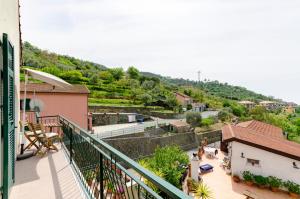 JOIVY Family Flat with 3 Balconies, 10 Min to Beach