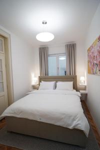 Quiet Luxury Family Apt Belgrade Fortress Center