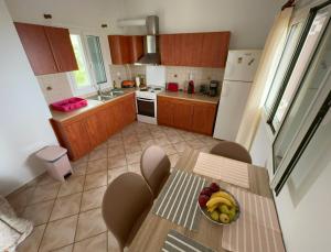 Coastal Charm-Getaway to Artichokes Seaside Oasis