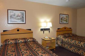 Double Room with Two Double Beds room in Delux Inn Tulsa