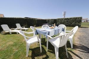 Maisons de vacances Une grande maison de vacances, proche de la mer : photos des chambres