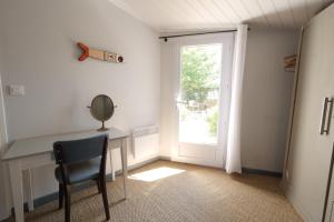 Maisons de vacances Maison pour 10 avec jardin pres de la mer : photos des chambres