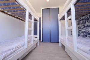 Maisons de vacances Maison pour 10 avec jardin pres de la mer : photos des chambres