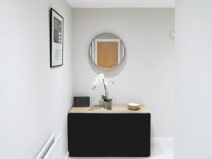 Pass the Keys Stunning 1BR Apt in No 1 Location with Free Parking