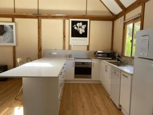 Ocean View walk to the beach & Surfers Point - Margaret River Properties