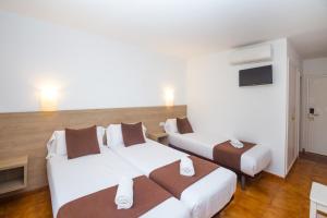 Standard Triple Room room in Hotel Hipica Park