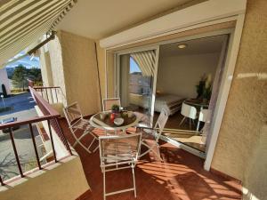 Appartements Le Cezanne - Climatise avec grande terrasse : photos des chambres