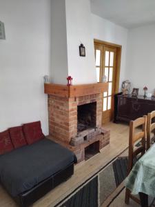 Poiana dintre Brazi Chalet, Bucegi Panorama