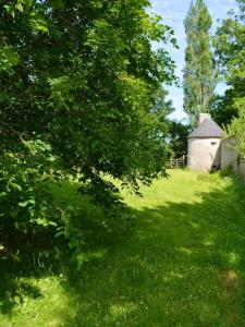 Maisons de vacances Maison spacieuse a Saint-Martin-des-Entrees avec jardin : photos des chambres