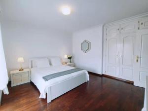 Cascais swiming pool Alvide Guest House