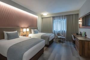 Deluxe Twin Room room in Riu Plaza The Gresham Dublin