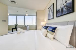 Best Value Modern 1BR with Pool & Stunning Views by Deluxe Holiday Homes