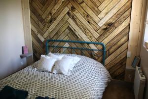 Le Vieil Home, au pied de la cité médiévale