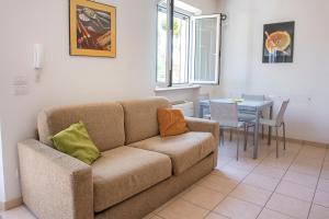 N011 - Numana, nuovo bilocale con giardino