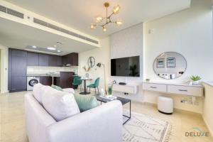 Great Deal Cozy 1BR with Pool & City Views by Deluxe Holiday Homes