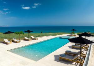 Villa Rodanthi - Chromatic Sunsets by etouri