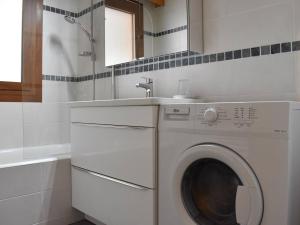 Appartement 3 pièces, piscine, skis aux pieds, centre de Méribel - FR-1-180-136