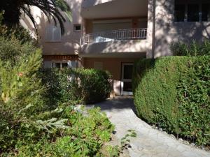 Appartements Appartement Cavalaire-sur-Mer, 2 pieces, 4 personnes - FR-1-226B-27 : photos des chambres