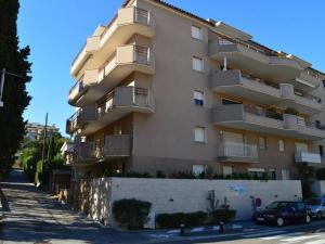 Appartement T3 lumineux avec terrasse, climatisation, garage et Wifi à 2 pas des plages - Cavalaire - FR-1-226B-34