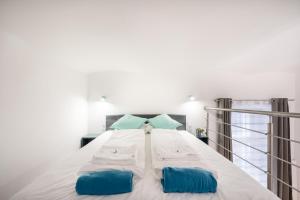 Artistic Home Apartment