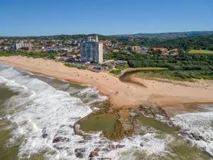 14 Warnerdoone Beachfront Apartment - Warner Beach