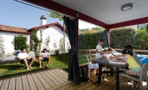 Campings Domaine Chalets Larlapean : photos des chambres