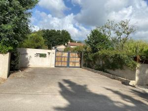 Villas Villa Familiale piscine, spa, proche de Valbonne : Villa