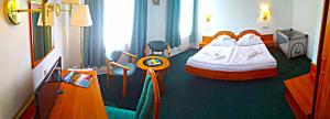 Triple Room - Annex room in Hotel Spindlerova Bouda