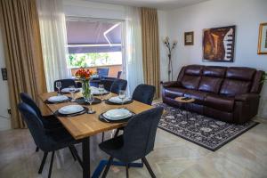 Iadertina Apartment with Garden