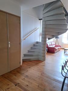 Appartements Maison de charme spacieuse, terrasse et vue sur la place : photos des chambres