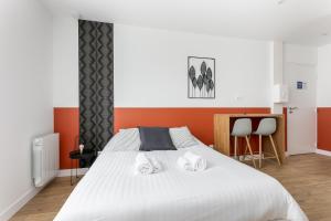 Appartements Du - Superbe studio tout neuf, 2e etage en hypercentre et tramway : photos des chambres