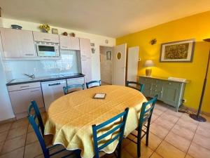 Quiberon : Triplex 73m² avec WiFi, 6 pers, 2 chambres - FR-1-478-80
