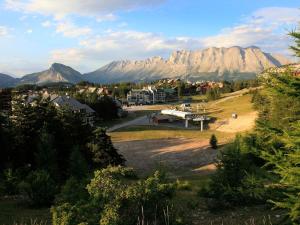 Chalets Chalet La Joue du Loup, 3 pieces, 7 personnes - FR-1-504-51 : photos des chambres