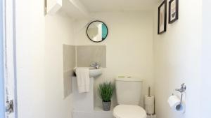 Bevington House - Air Host & Stay - 3 Bedroom Close to City Centre