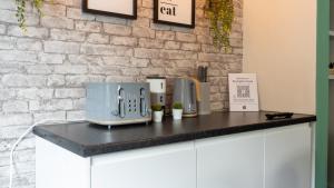 Bevington House - Air Host & Stay - 3 Bedroom Close to City Centre